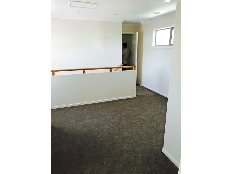 8 Diba Rise, Narre Warren VIC 3805