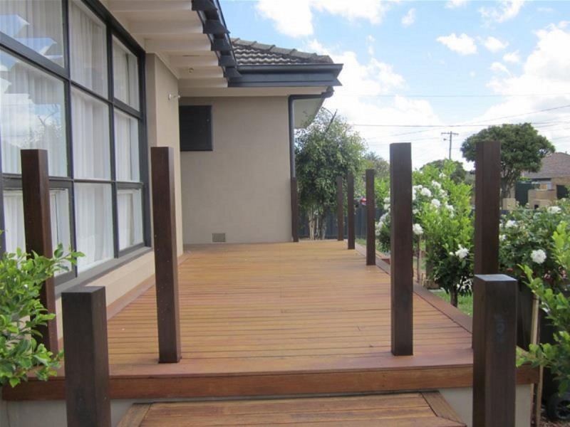 1/4 Elizabeth Street, Oakleigh East VIC 3166