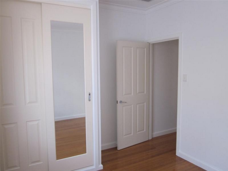 1/4 Elizabeth Street, Oakleigh East VIC 3166