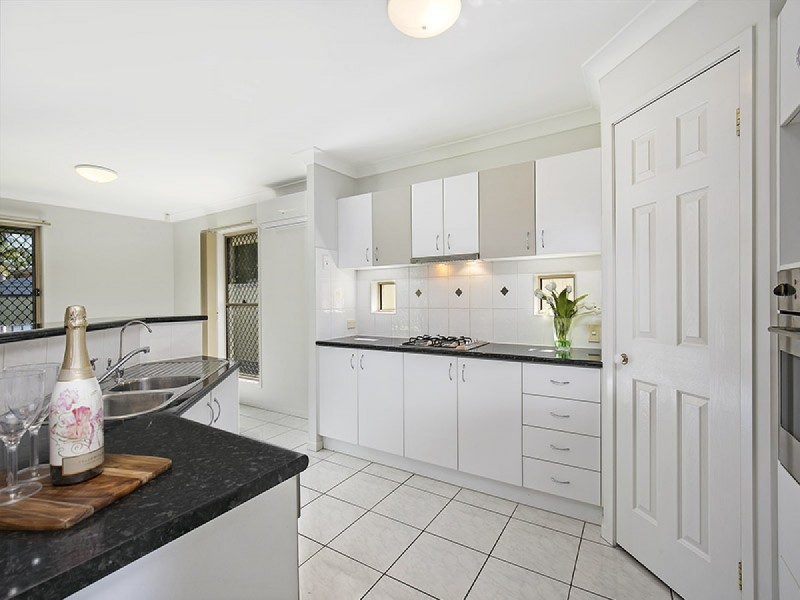 2/4 Harley Street, Shailer Park QLD 4128