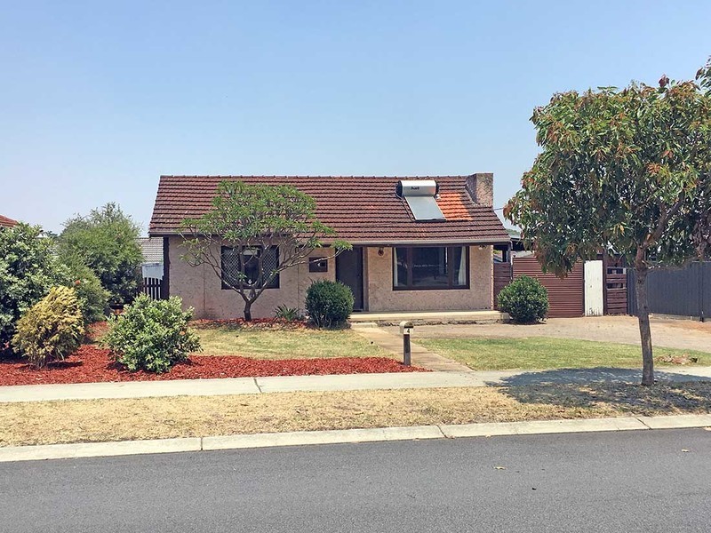 4 Godfrey Street, Queens Park WA 6107
