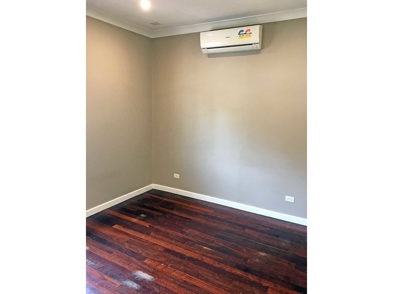 4 Godfrey Street, Queens Park WA 6107