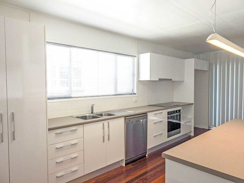 7 Woodcock Street, Scarborough QLD 4020