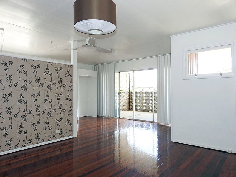 7 Woodcock Street, Scarborough QLD 4020
