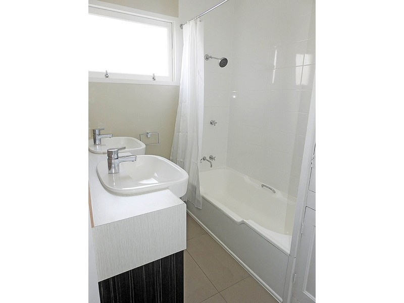7 Woodcock Street, Scarborough QLD 4020