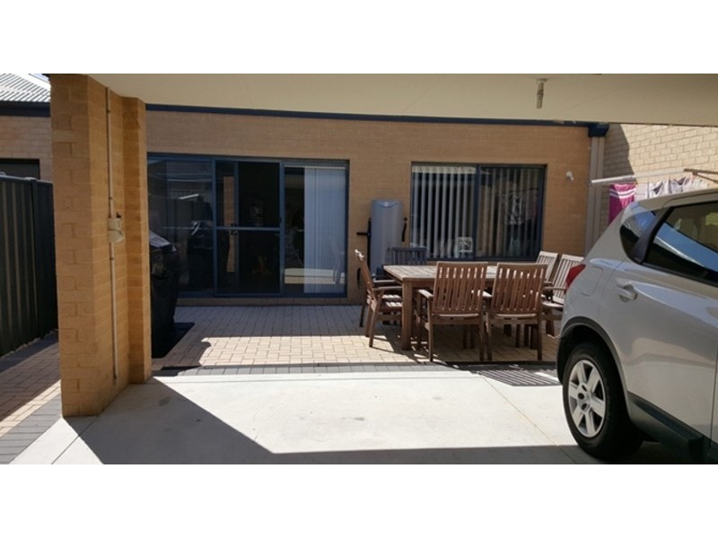 24 Sawtooth Bend, Banksia Grove WA 6031