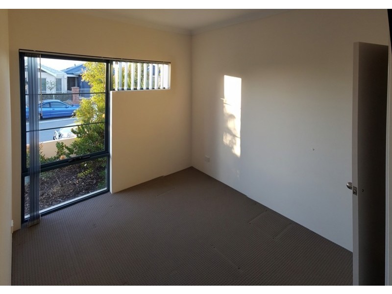 24 Sawtooth Bend, Banksia Grove WA 6031