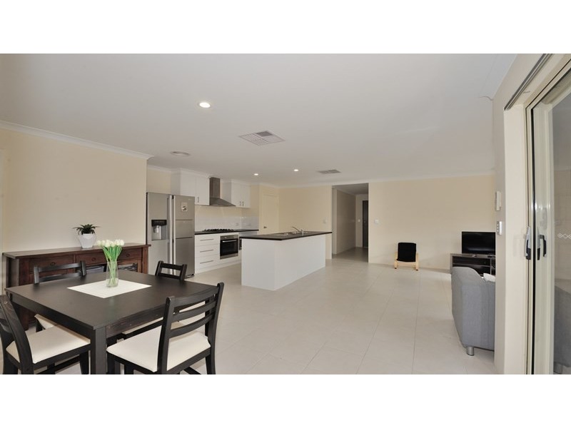 26 Hayeswater Crescent, Waikiki WA 6169