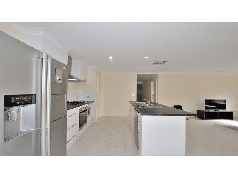 26 Hayeswater Crescent, Waikiki WA 6169