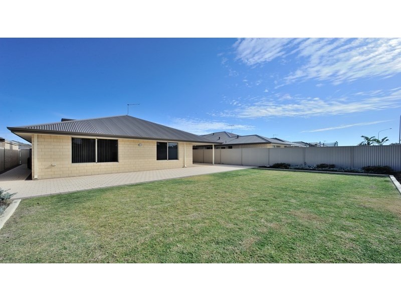 26 Hayeswater Crescent, Waikiki WA 6169