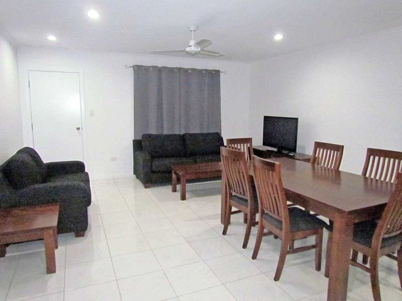 1/98 Broad Street, Sarina QLD 4737