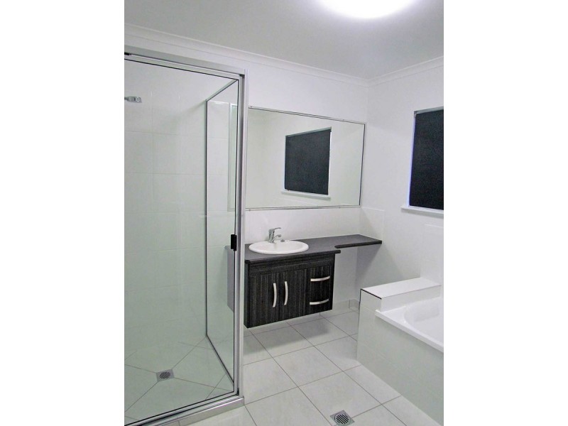 1/98 Broad Street, Sarina QLD 4737