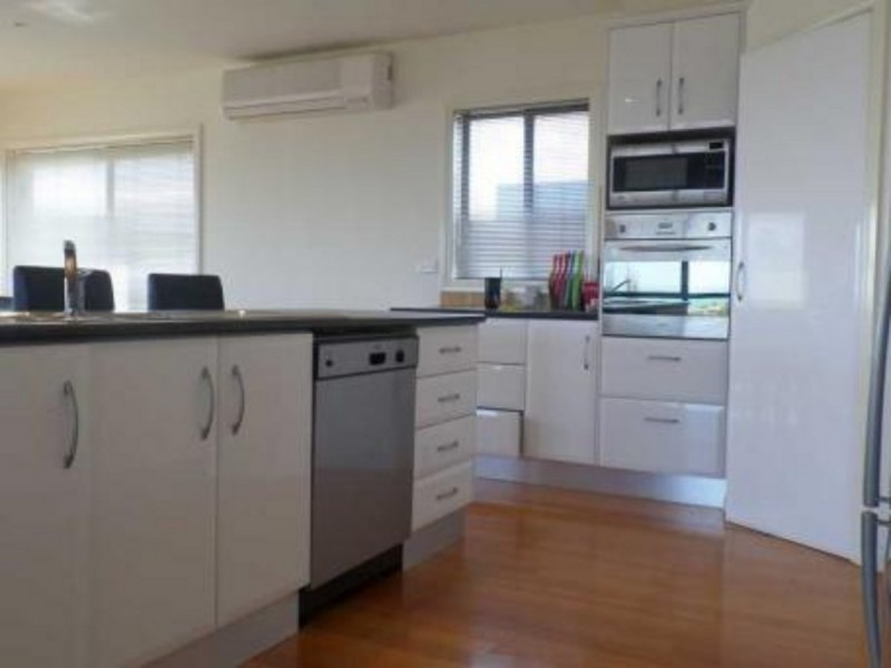 32 Ernstine Way, Drysdale VIC 3222