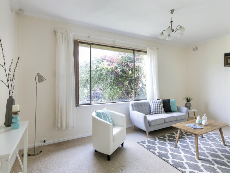 28 Burton Avenue, Park Holme SA 5043