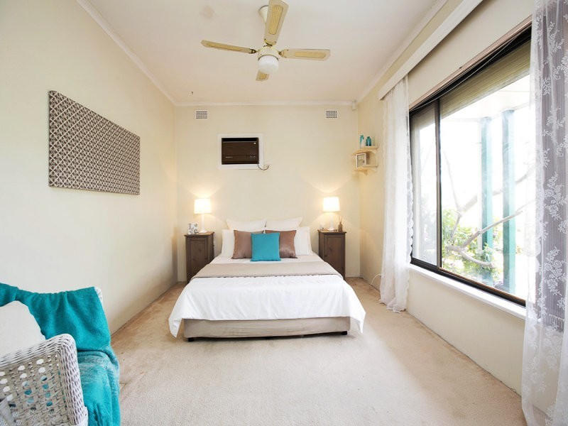 28 Burton Avenue, Park Holme SA 5043