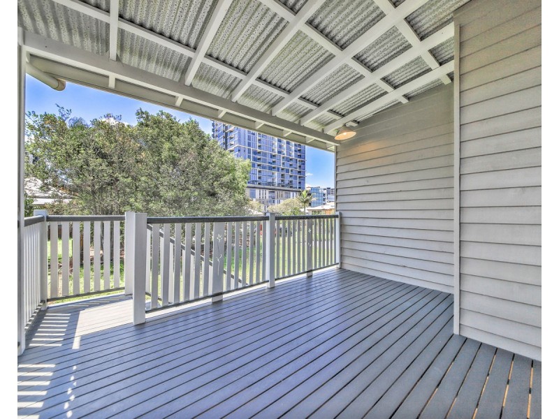 18 Depper Street, Toowong QLD 4066