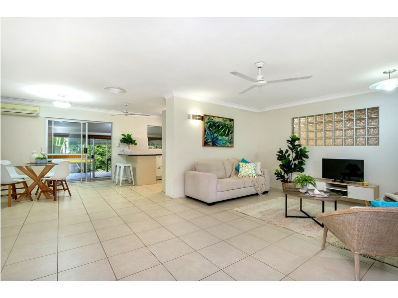 8 Ponticello Street, Whitfield QLD 4870
