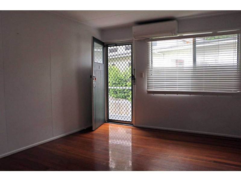 2/15 Newington Street, Tarragindi QLD 4121