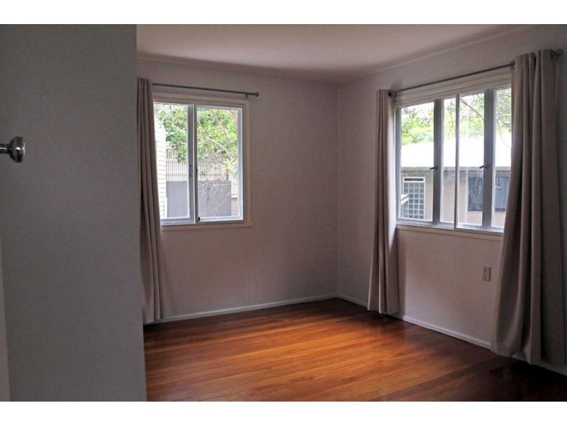 2/15 Newington Street, Tarragindi QLD 4121