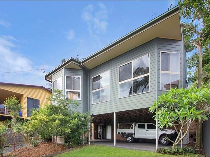 32 Broadwater Esplanade, Bilambil Heights NSW 2486