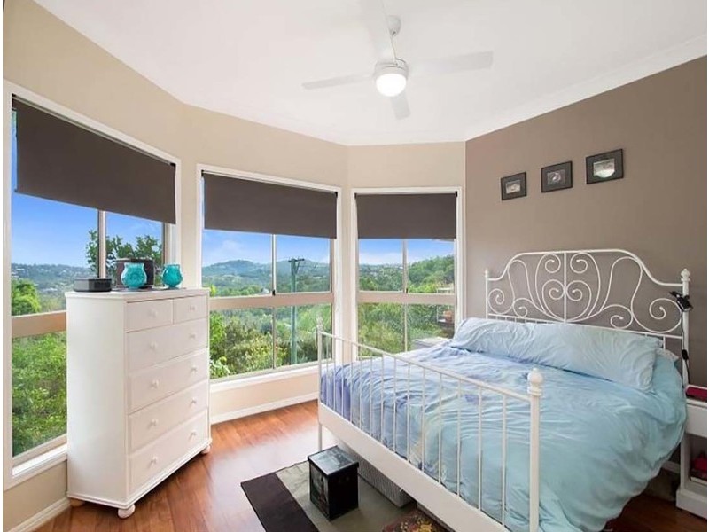 32 Broadwater Esplanade, Bilambil Heights NSW 2486