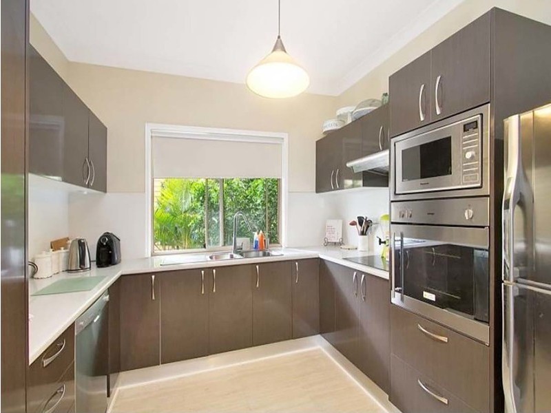 32 Broadwater Esplanade, Bilambil Heights NSW 2486
