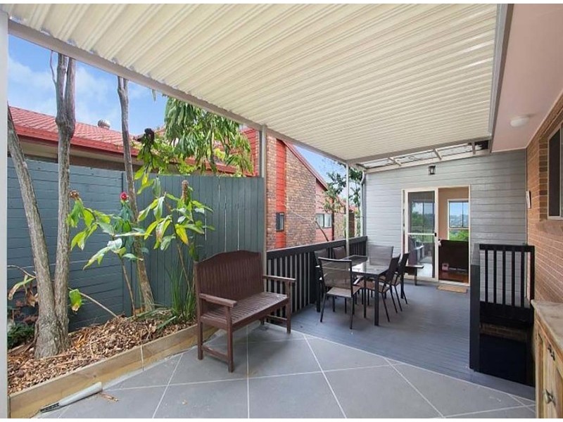32 Broadwater Esplanade, Bilambil Heights NSW 2486