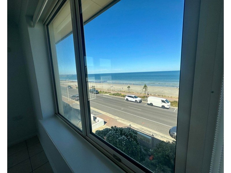 9/52 North Esplanade, Glenelg North SA 5045