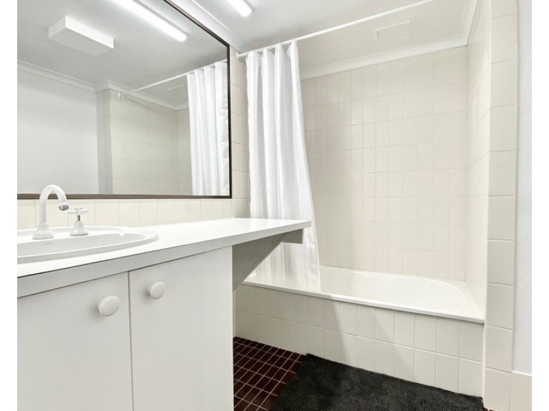 2/164 Macquarie Street, St Lucia QLD 4067