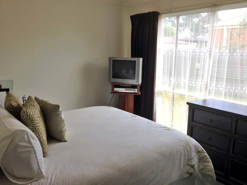 8 Laura Avenue, Belmont VIC 3216