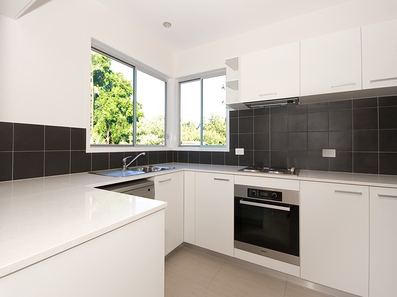 17 Lancelot Street, Tennyson QLD 4105