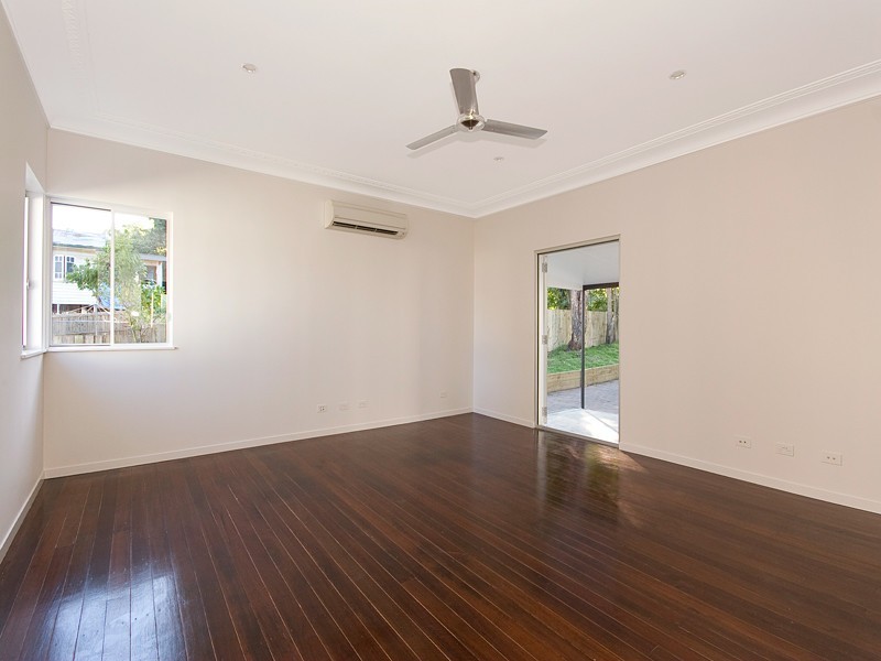 17 Lancelot Street, Tennyson QLD 4105