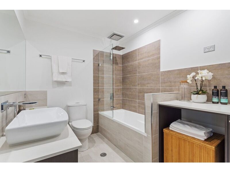 2/123 Indooroopilly Road, Taringa QLD 4068