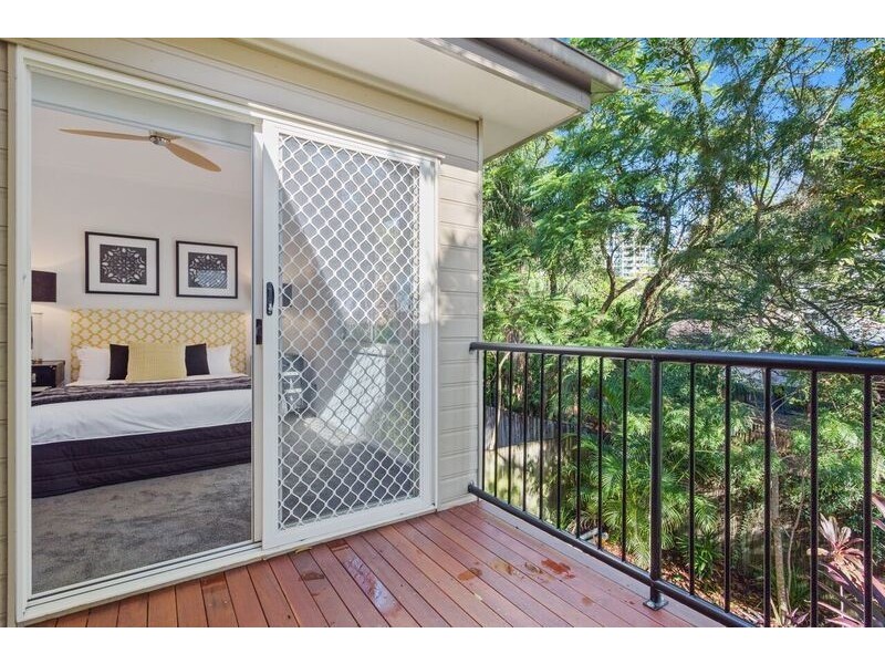 2/123 Indooroopilly Road, Taringa QLD 4068