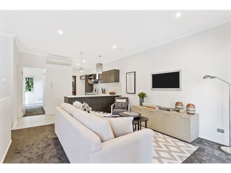 2/123 Indooroopilly Road, Taringa QLD 4068