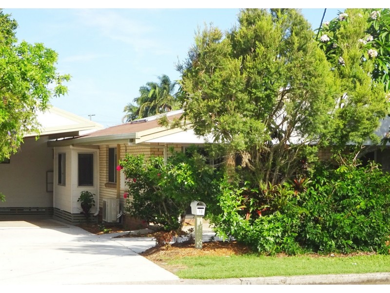 11 Third Avenue, Caloundra QLD 4551