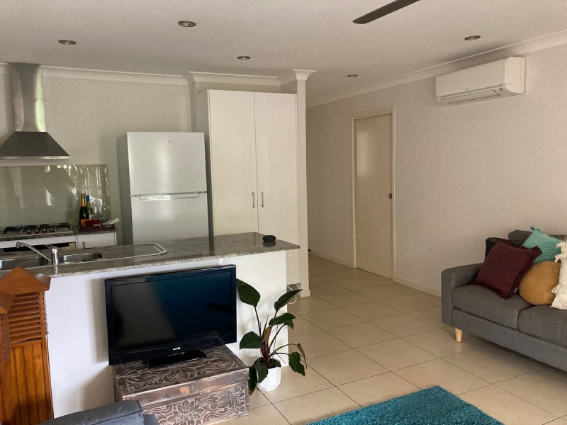 2/11 Acemia Drive, Morayfield QLD 4506