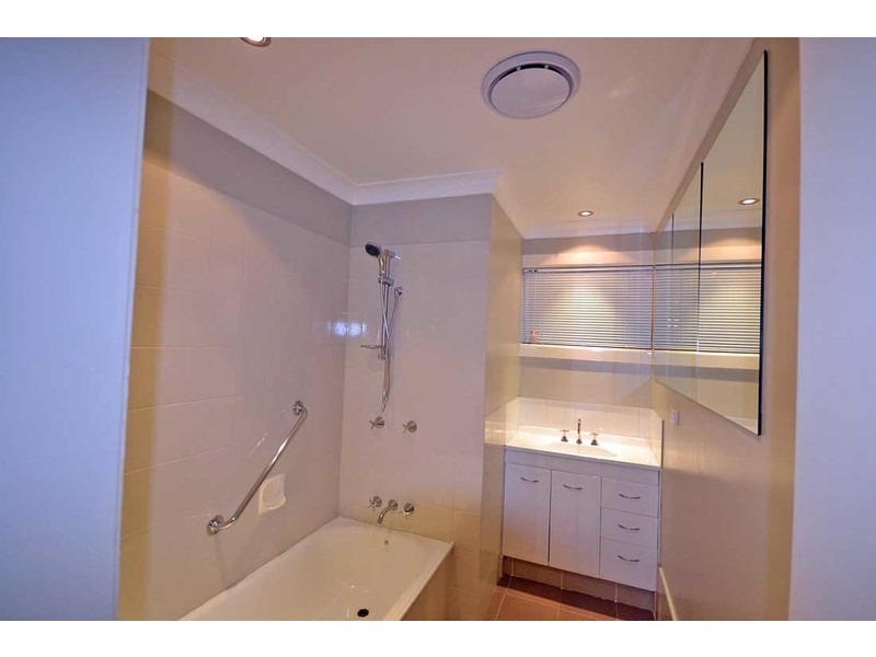 1/353 Tor Street, Wilsonton QLD 4350