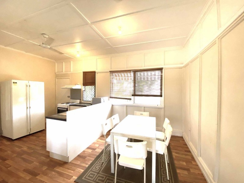 247 Sir Fred Schonell Drive, St Lucia QLD 4067