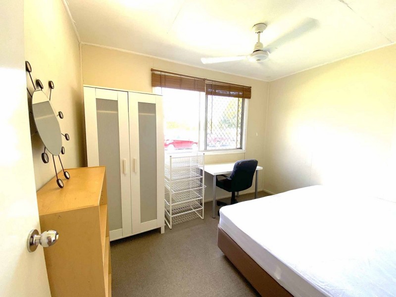 247 Sir Fred Schonell Drive, St Lucia QLD 4067