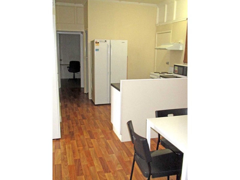 247 Sir Fred Schonell Drive, St Lucia QLD 4067