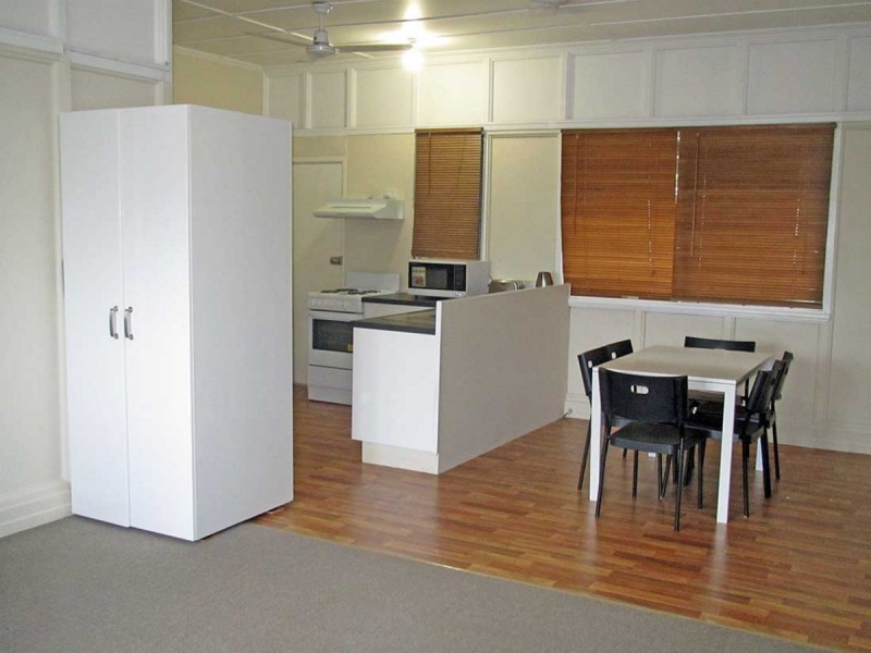 247 Sir Fred Schonell Drive, St Lucia QLD 4067