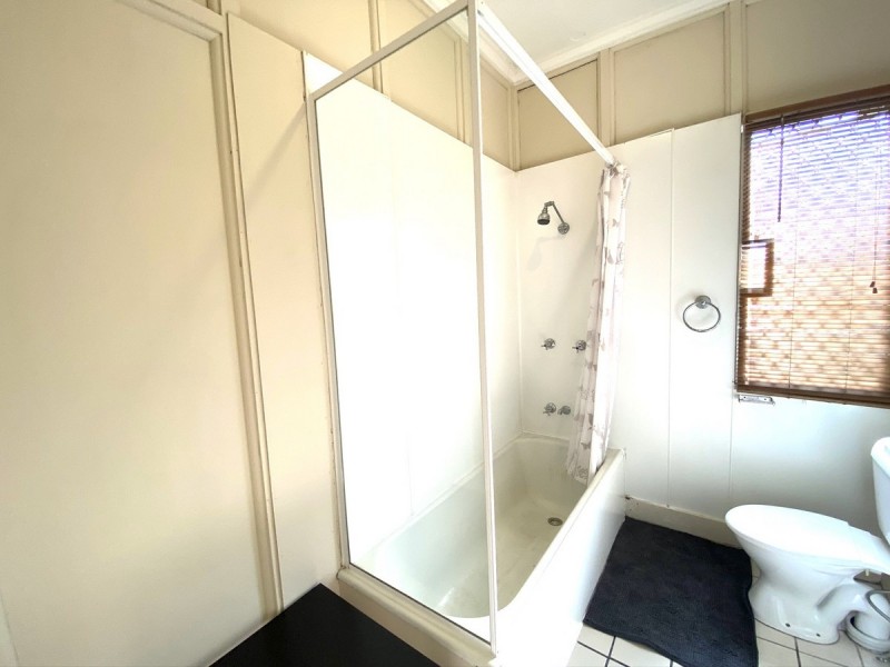 247 Sir Fred Schonell Drive, St Lucia QLD 4067