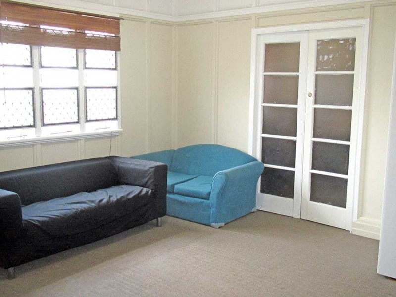 247 Sir Fred Schonell Drive, St Lucia QLD 4067