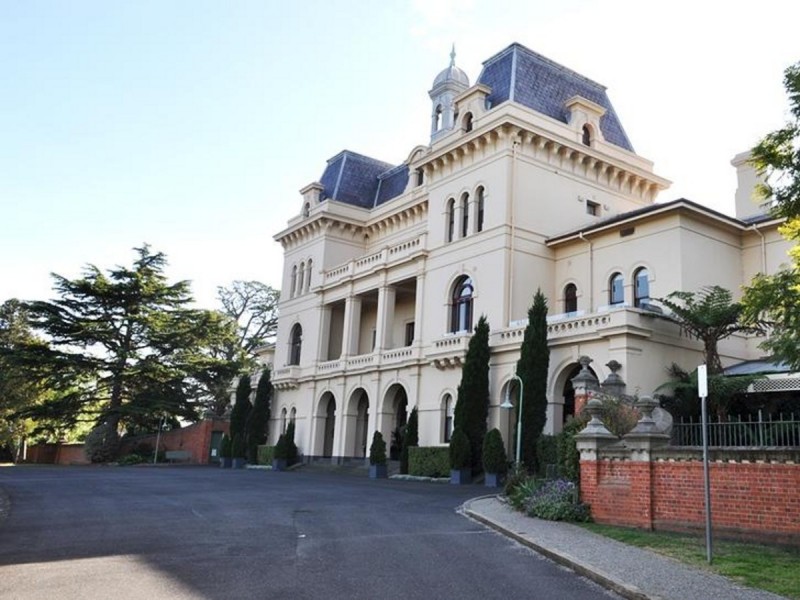 90 Wiltshire Drive, Kew VIC 3101