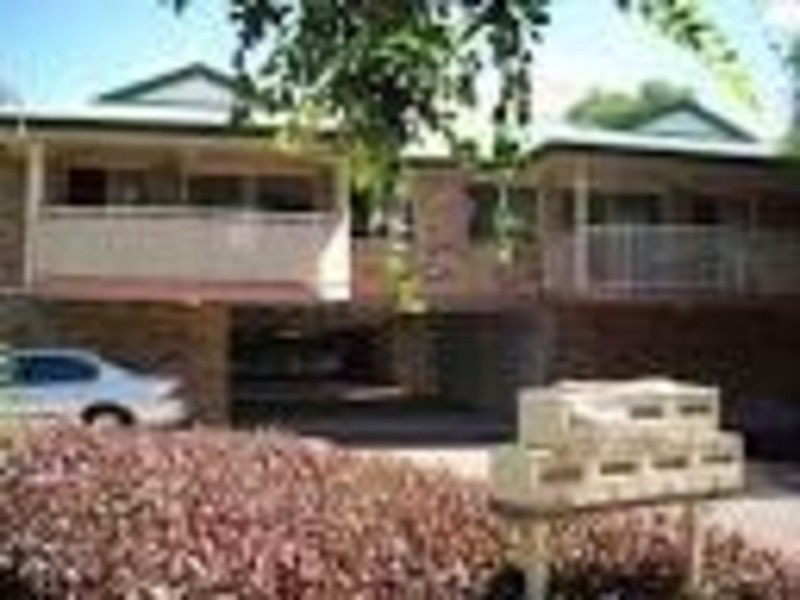2/219 Sir Fred Schonell Drive, St Lucia QLD 4067