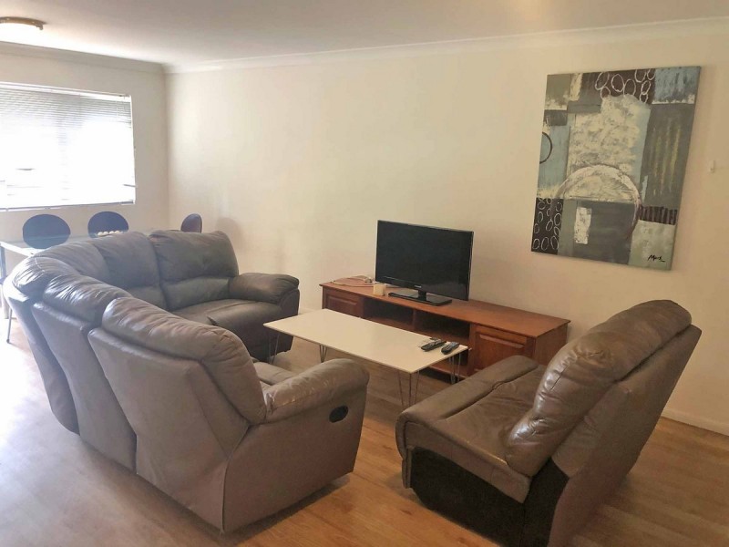 2/219 Sir Fred Schonell Drive, St Lucia QLD 4067