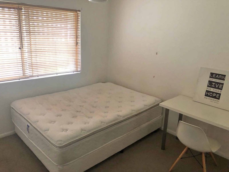 2/219 Sir Fred Schonell Drive, St Lucia QLD 4067