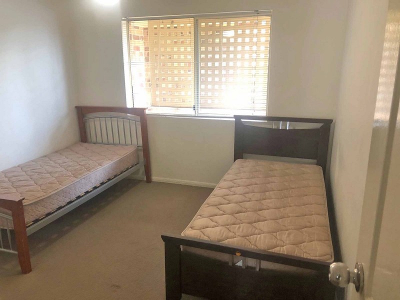 2/219 Sir Fred Schonell Drive, St Lucia QLD 4067