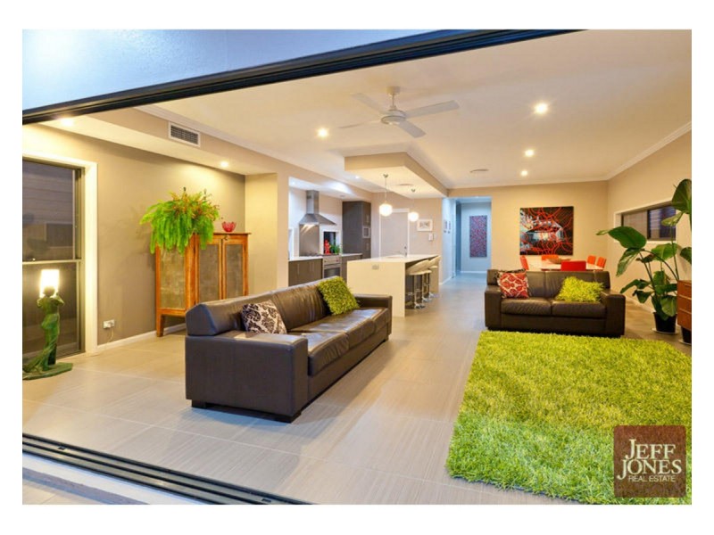 24 Sword Street, Woolloongabba QLD 4102